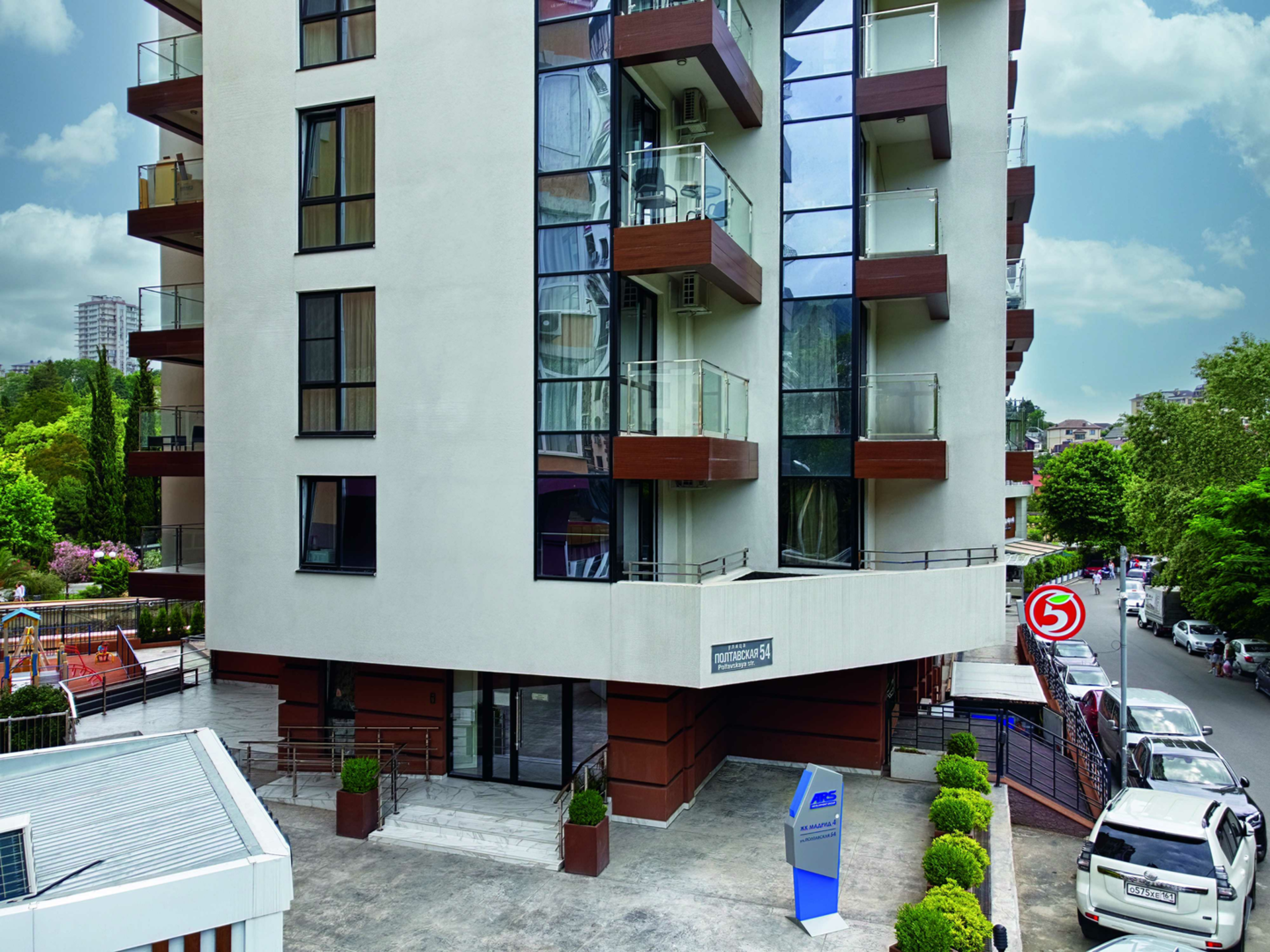 Жилой комплекс Мадрид-4